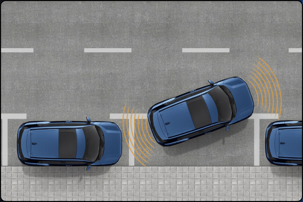 e-Vitara Electric SUV का फ्रंट व्यू – LED हेडलैम्प्स और एरोडायनामिक मस्क्युलर डिजाइन